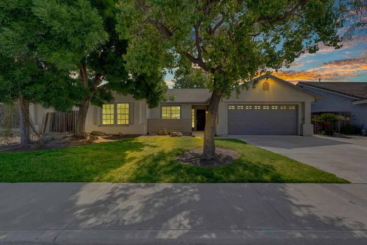 Magnolia Peaceful Vibes Cozy Near Hospital Villa Hanford Exterior photo